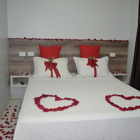 Hotel Palace Avenida Caiaponia ภายนอก รูปภาพ
