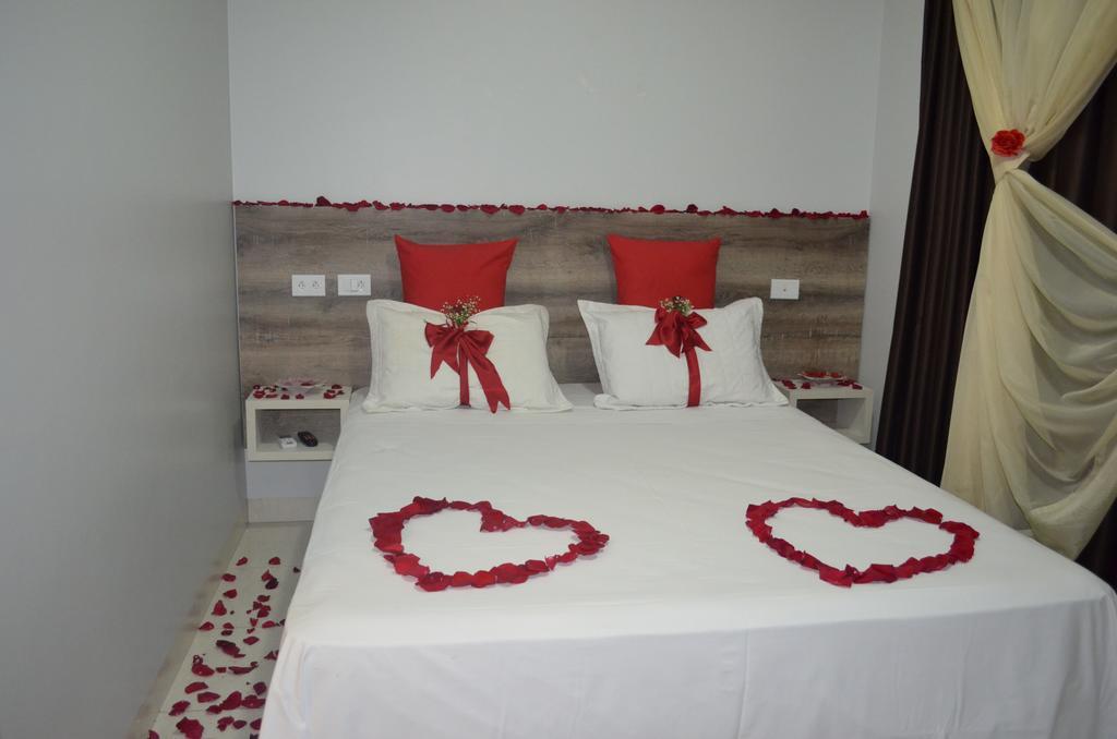 Hotel Palace Avenida Caiaponia ภายนอก รูปภาพ